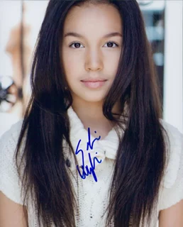 Sofia Wylie autograph