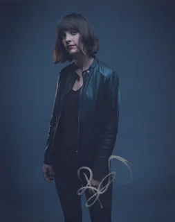 Jodi Balfour autograph