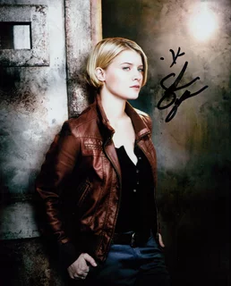 Sarah Jones autograph