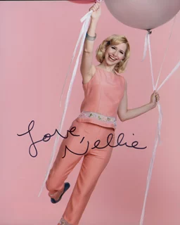 Nellie McKay autograph