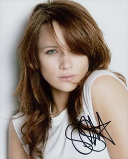 Shantel VanSanten autograph