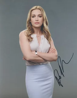 Piper Perabo autograph