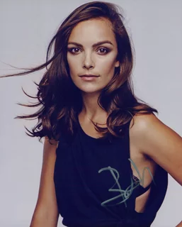 Jodi Balfour autograph