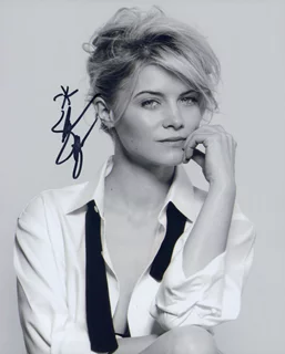 Sarah Jones autograph