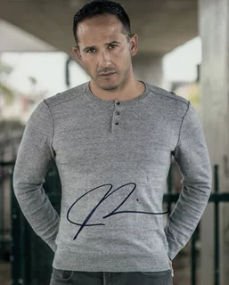 Joe Nieves autograph