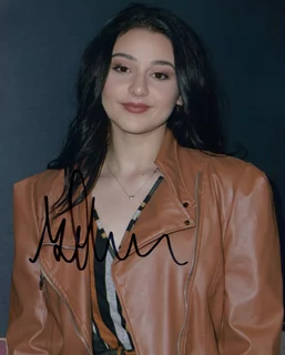 Issie Swickle autograph