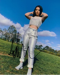 Issie Swickle autograph