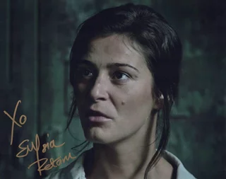 Elysia Rotaru autograph