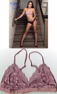 Nikki Wild autograph