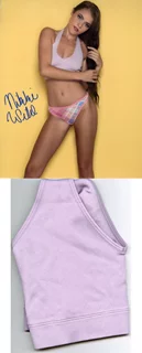 Nikki Wild autograph