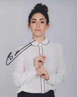 Natalia Cordova-Buckley autograph