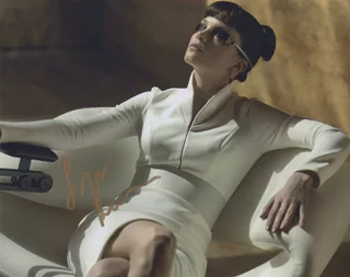 Sylvia Hoeks autograph