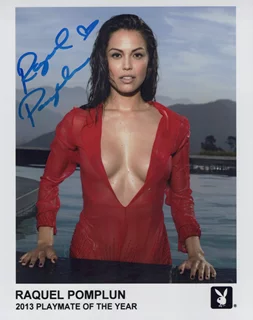 Raquel Pomplun autograph