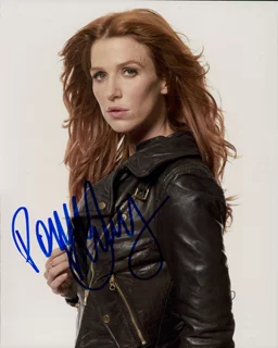 Poppy Montgomery autograph