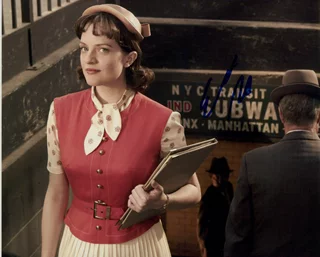 Elisabeth Moss autograph