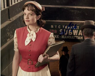 Elisabeth Moss autograph