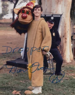 Dan Owen autograph