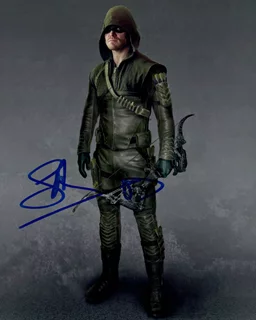 Stephen Amell autograph