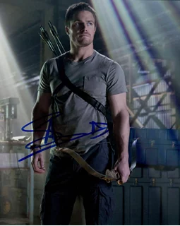 Stephen Amell autograph