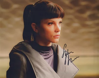 Sylvia Hoeks autograph