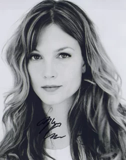 Sylvia Hoeks autograph