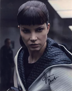 Sylvia Hoeks autograph