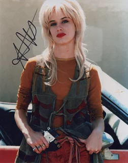 Juliette Lewis autograph