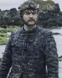 Pilou Asbaek autograph
