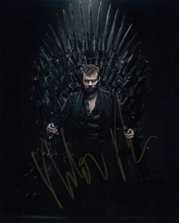 Pilou Asbaek autograph