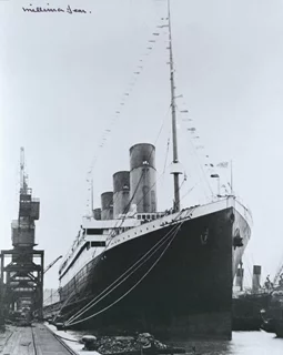 Millvina Dean autograph