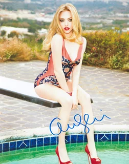 Amanda Seyfried autograph