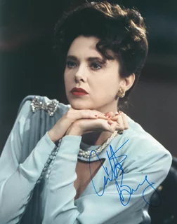 Annette Bening autograph