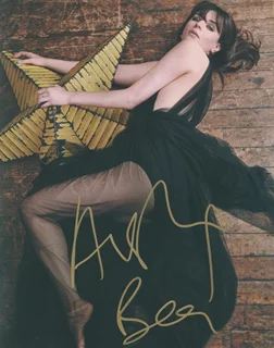 Aisling Bea autograph