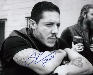 Theo Rossi autograph