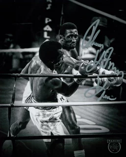 Thomas Hearns autograph