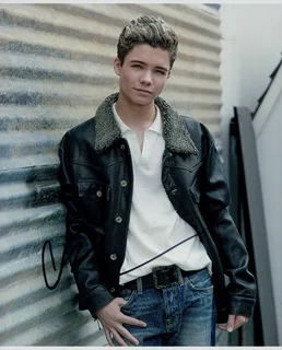 Connor Finnerty autograph