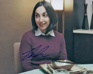 Samira Izadi autograph