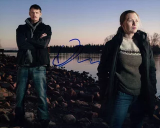 Joel  Kinnaman autograph