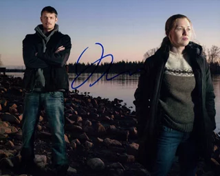 Joel  Kinnaman autograph