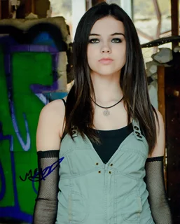 Merit Leighton autograph