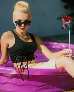 Peyton List autograph