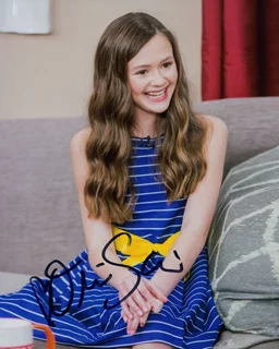 Olivia Sanabia autograph