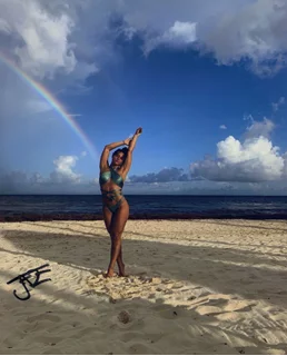 Jade Chynoweth autograph