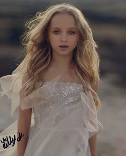 Lilliana Ketchman autograph