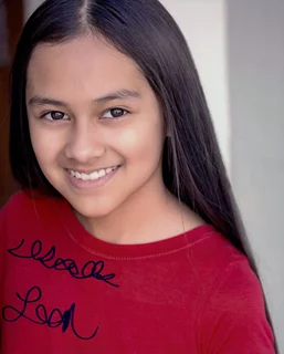 Isabella Leon autograph