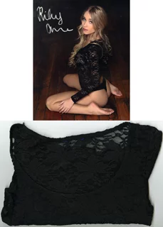 Riley Anne autograph