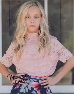 Kami Couch autograph