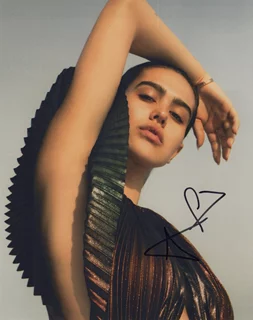 Amelia Hamlin autograph
