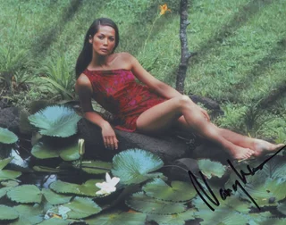 Nancy Kwan autograph
