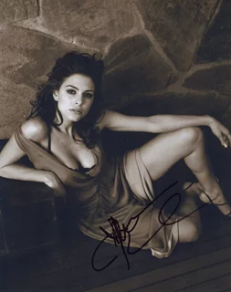 Maria Menounos autograph